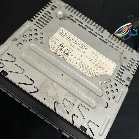 SONY CDX-GT06 FM/AM Compact Disc Player 12V Untested Drive S Xplod 100db+ - Picture 7 of 11